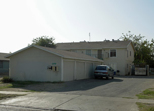 Woodward Greens in Fresno, CA - Building Photo - Building Photo