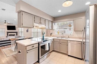 1980 Laurel Oak Ct in Mobile, AL - Building Photo - Building Photo