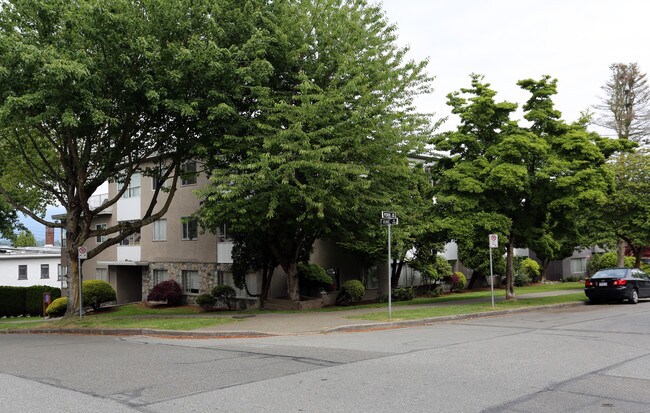 1550 Vine St in Vancouver, BC - Building Photo - Primary Photo