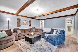 10 High Meadows Dr in Candler, NC - Building Photo