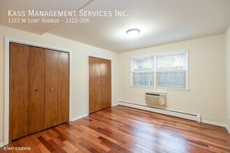 1322 W Lunt Ave in Chicago, IL - Building Photo - Building Photo
