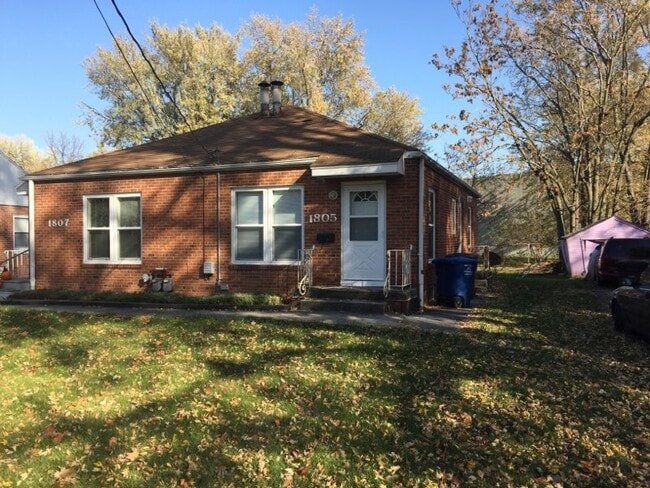 property at 1805 Glenbrook Dr