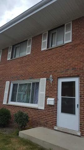 property at 1122 N Boxwood Dr
