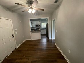 1112 N Toombs St, Unit B in Valdosta, GA - Foto de edificio - Building Photo