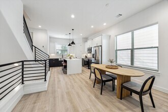 820 Curtin St in Houston, TX - Foto de edificio - Building Photo