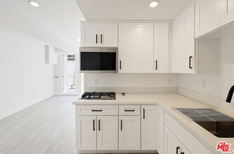 4297 Tujunga Ave in Los Angeles, CA - Building Photo - Building Photo