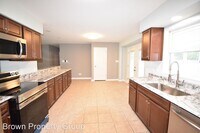 867 Fredonia Dr photo'