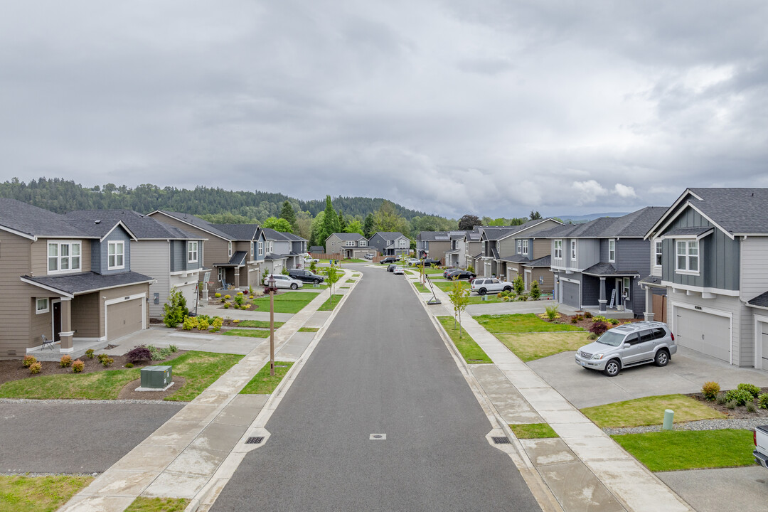 Belfair Street in Orting, WA - Foto de edificio