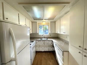 2742 White Ave in Chico, CA - Building Photo - Building Photo