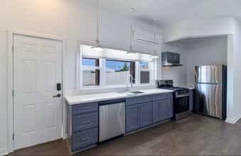 18739 Juniper St in Hesperia, CA - Building Photo - Building Photo