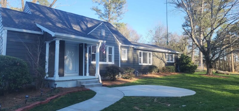 1936 Lake Lucerne Rd SW in Lilburn, GA - Building Photo