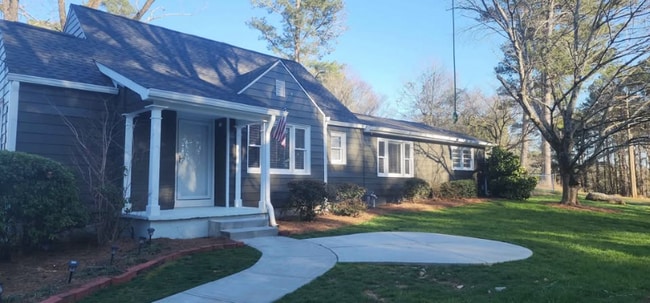 property at 1936 Lake Lucerne Rd SW