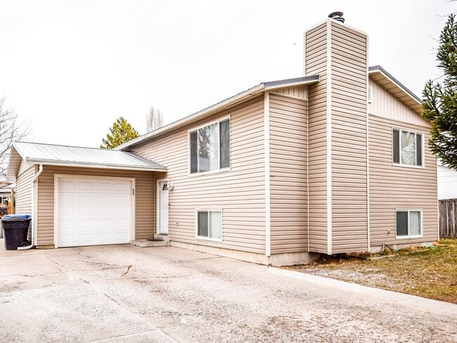 property at 905 W 370 S