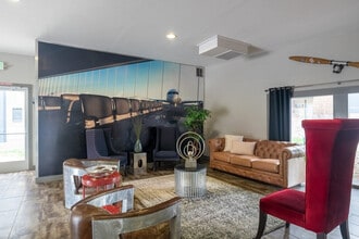 Aviator Apartments in Colorado Springs, CO - Foto de edificio - Interior Photo