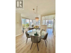 1166 Melville St in Vancouver, BC - Building Photo - Building Photo