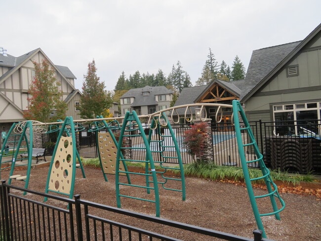 7919 NE Rockne Way in Hillsboro, OR - Building Photo - Building Photo