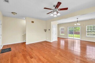 256 Savannah Ln in Richmond Hill, GA - Foto de edificio - Building Photo