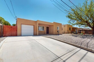 1304 Columbia Dr SE in Albuquerque, NM - Building Photo - Building Photo