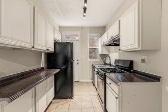 708 Columbia Rd NW in Washington, DC - Building Photo - Building Photo