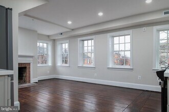 1 E Montgomery St in Baltimore, MD - Building Photo - Building Photo