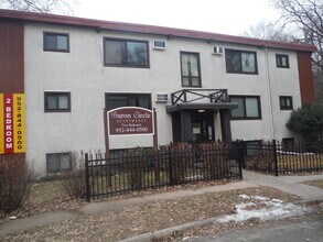 Buron Circle Apartments in South St. Paul, MN - Building Photo - Building Photo