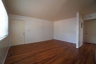 1912 Cascade Ln in Colorado Springs, CO - Building Photo - Building Photo