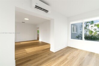 3160 S Le Jeune Rd in Coral Gables, FL - Building Photo - Building Photo