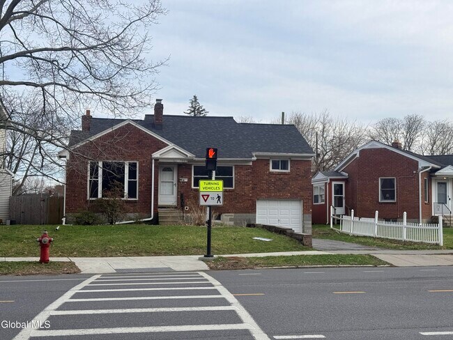 786 New Scotland Ave in Albany, NY - Building Photo - Building Photo