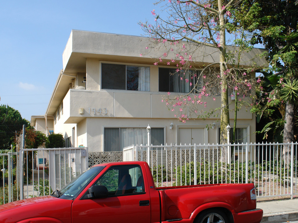 1943 S Corning St in Los Angeles, CA - Building Photo