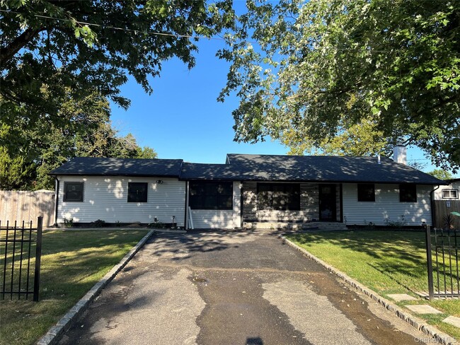 1553 Potter Blvd