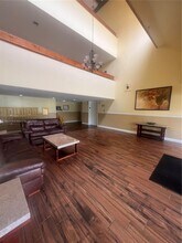 220 Lakeview Dr in Weston, FL - Building Photo - Building Photo