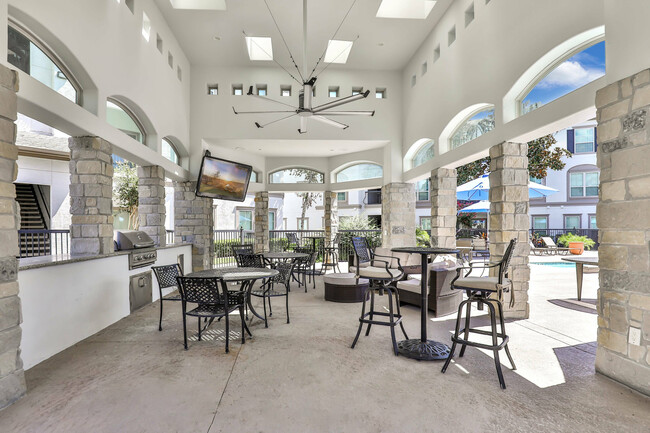 Sorrento at Tuscan Lakes in League City, TX - Foto de edificio - Building Photo