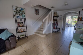 4930 Windward Way in Fort Lauderdale, FL - Building Photo - Building Photo