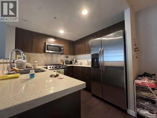 8120 Lansdowne Rd in Richmond, BC - Building Photo - Building Photo