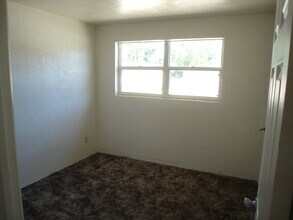 922 Lewis Dr in Daytona Beach, FL - Building Photo - Building Photo