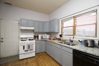 1340 W Hubbard St, Unit 3R in Chicago, IL - Building Photo - Building Photo