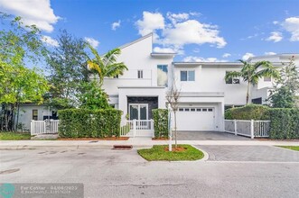 1110 NE 14th Ave in Fort Lauderdale, FL - Building Photo - Building Photo