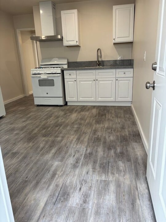 12437 Rose Ave in Downey, CA - Building Photo