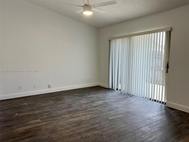 451 Springdale Cir in Palm Springs, FL - Building Photo - Building Photo