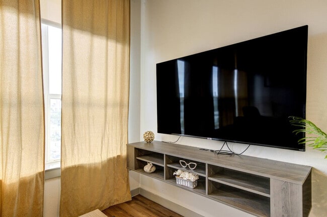 1111 Shepherd Dr, Unit ID1380755P in Houston, TX - Foto de edificio - Building Photo