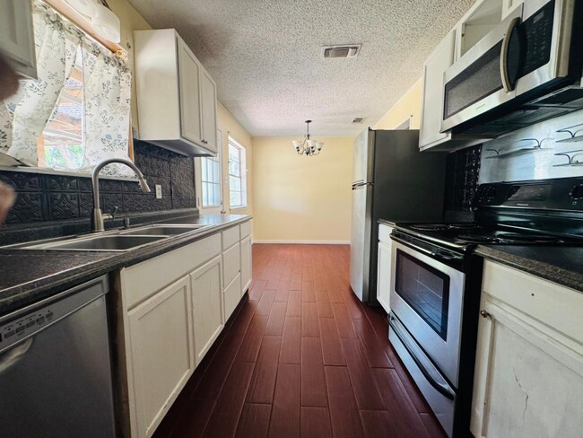 1112 E 25th St in San Angelo, TX - Building Photo - Building Photo