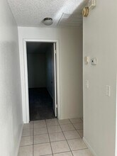 5175 Caliente St in Las Vegas, NV - Building Photo - Building Photo