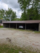 292 Kennedy St, Unit 2 in Louisville, OH - Building Photo - Building Photo