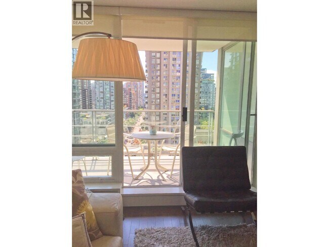 535 Smithe St in Vancouver, BC - Building Photo - Building Photo