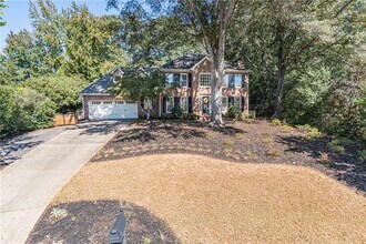 310 Bent Grass Dr in Roswell, GA - Building Photo - Building Photo