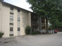 Salina Village Apartments in Charleston, WV - Foto de edificio - Building Photo