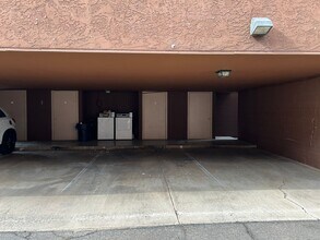 2699 E Silk Oak Dr in Tempe, AZ - Foto de edificio - Building Photo