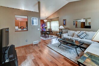 1214 Carpenter St in Madison, WI - Building Photo - Building Photo