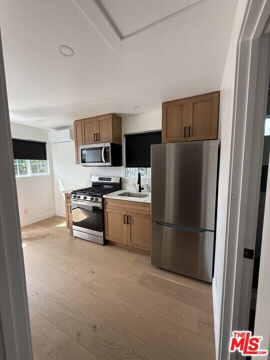 9506 San Pedro St in Los Angeles, CA - Building Photo