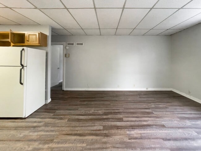 805 W University Ave in Muncie, IN - Foto de edificio - Building Photo